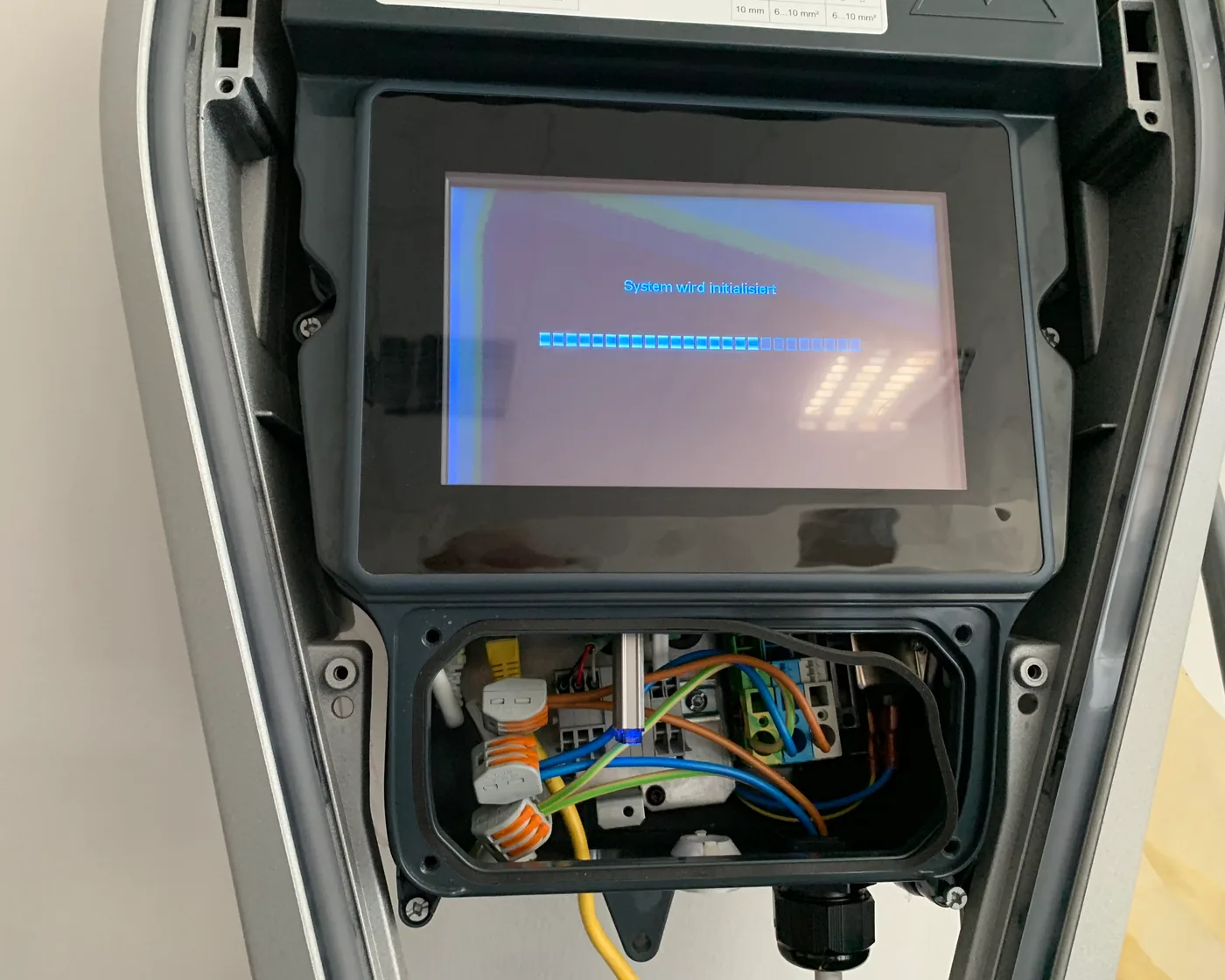 Wallboxen und Messtechnik im NeLeSo Test-Lab in Hohenschäftlarn